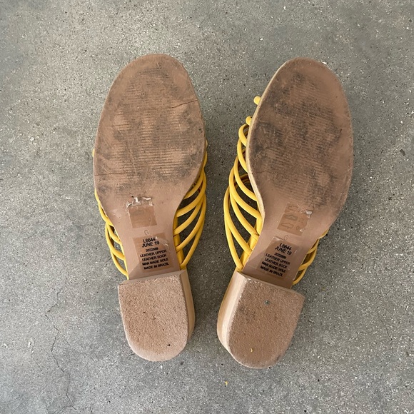 Madewell The Dakota Sandal in Yellow, size 6 - Picture 8 of 8